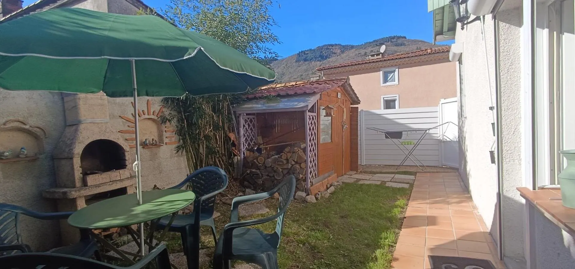 La Cabane Au Fond Du Jardin Mercus-Garrabet Francja
